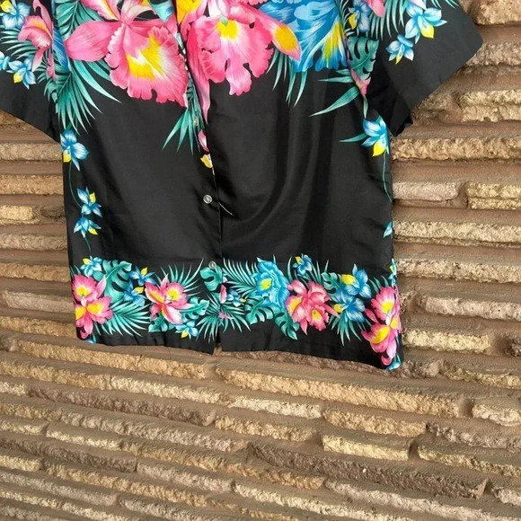 Royal Creations Vintage Hawaiian Black Floral Short Sleeve Shirt Size Medium - Picture 4 of 6